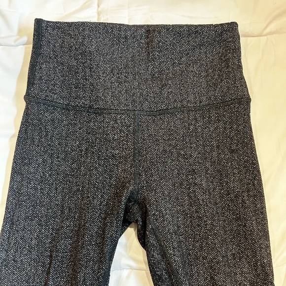 Lululemon Full Length Leggings 4 - Picture 4 of 7